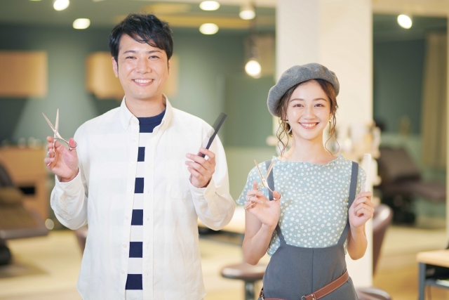 2025年最新！大手美容室20社を徹底比較。ジョブメドレーで見つかる理想の働き方と高収入を実現する秘訣を紹介します。給与・休日・福利厚生・キャリアアップ制度まで網羅し、あなたに合ったサロン選びをサポート。